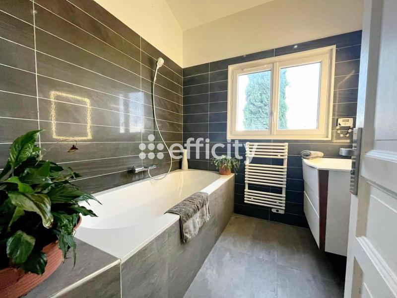 Maison - 190 m² - 6 pièces