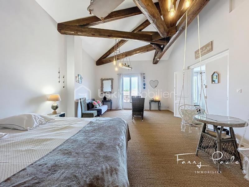 Demeure - 270 m² - 8 pièces