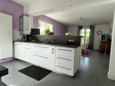 Maison - 210 m² - 7 pièces