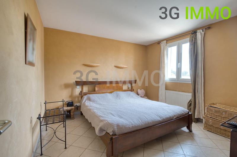 Villa - 180 m² - 8 pièces