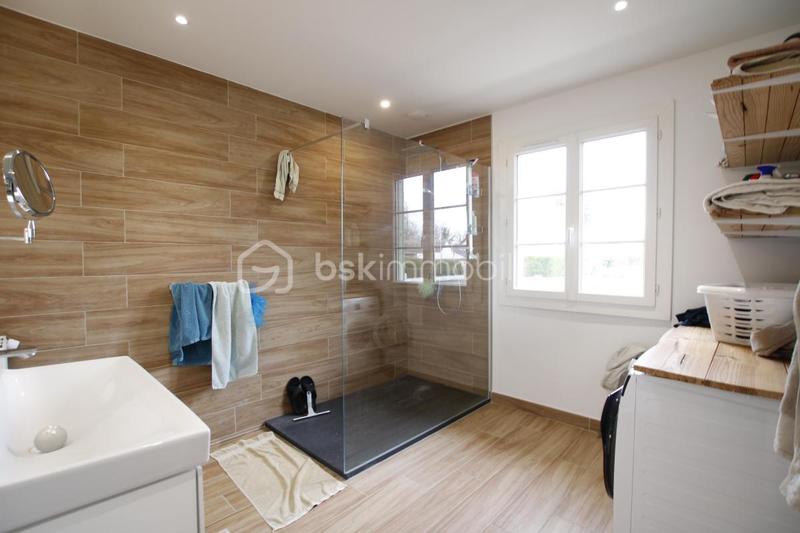 Maison traditionnelle - 85 m² - 3 pièces