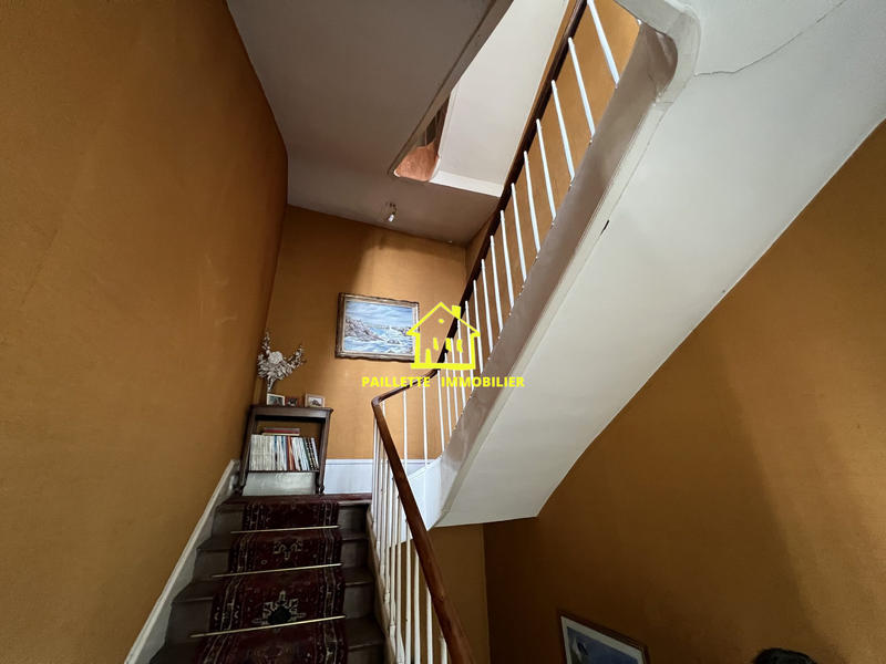 Maison - 210 m² - 5 pièces