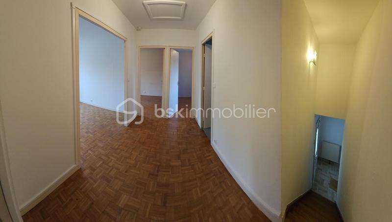 Maison traditionnelle - 136 m² - 7 pièces