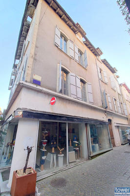 Maison - 380 m² - 14 pièces