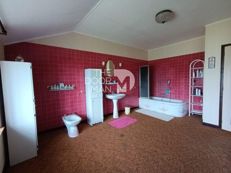 Maison - 428 m² - 8 pièces