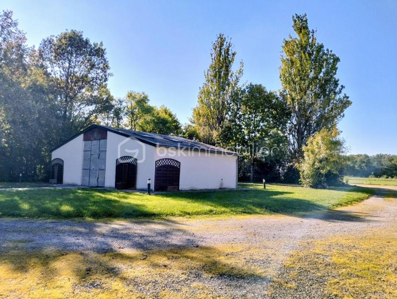 Propriété - 198 m² - 11 pièces