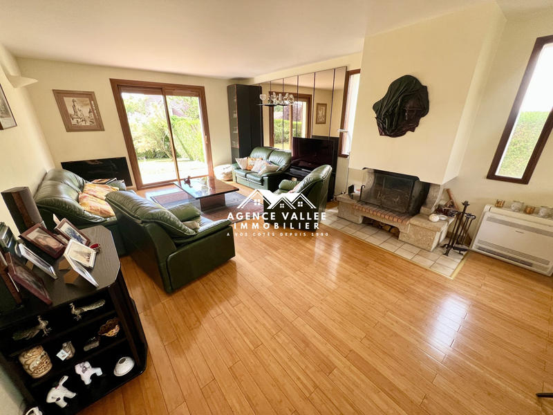 Maison traditionnelle - 160 m² - 6 pièces