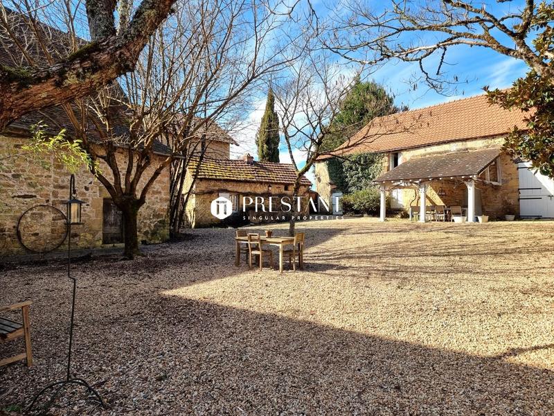 Demeure - 590 m² - 14 pièces