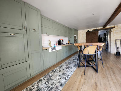 Maison - 180 m² - 7 pièces