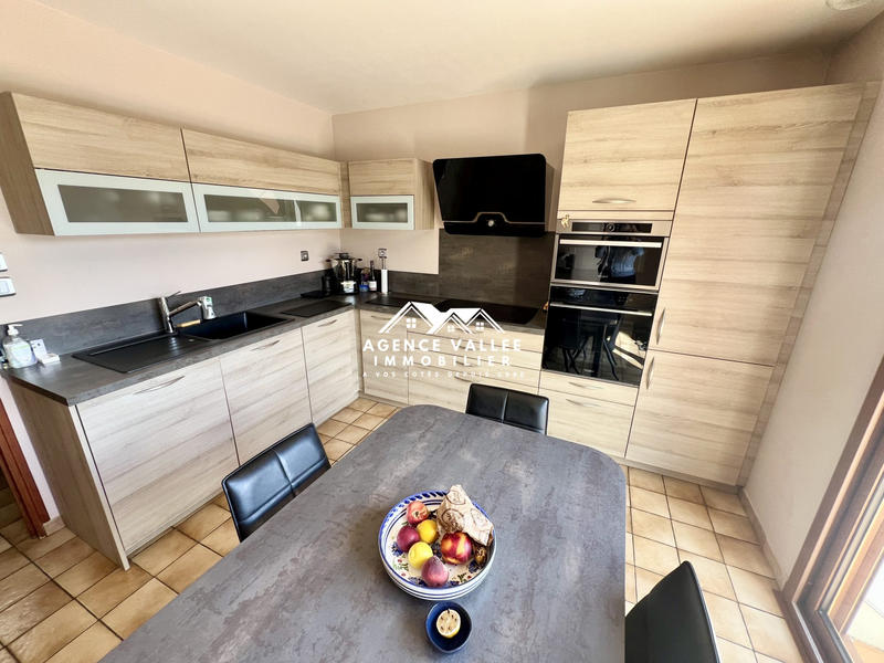 Maison traditionnelle - 160 m² - 6 pièces