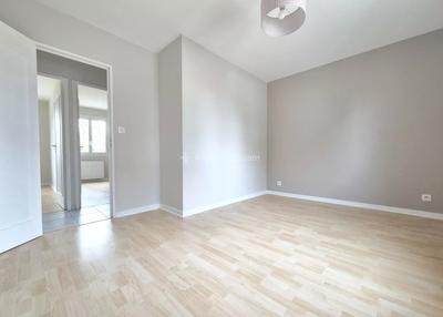 Appartement - 93 m² - 5 pièces