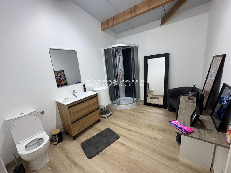 Local commercial - 636 m²