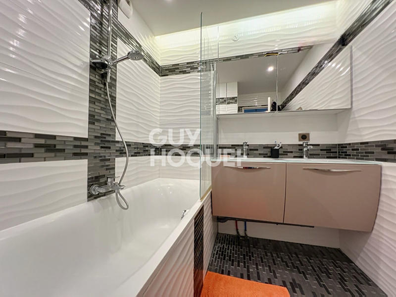 Appartement - 82 m² - 4 pièces