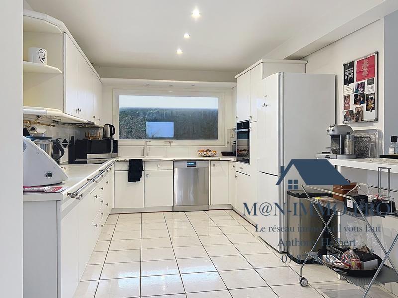 Maison contemporaine - 207 m² - 7 pièces