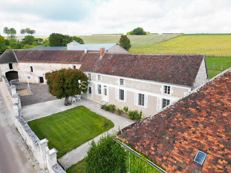 Propriété - 267 m² - 12 pièces