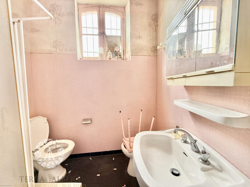 Maison de village - 240 m² - 7 pièces