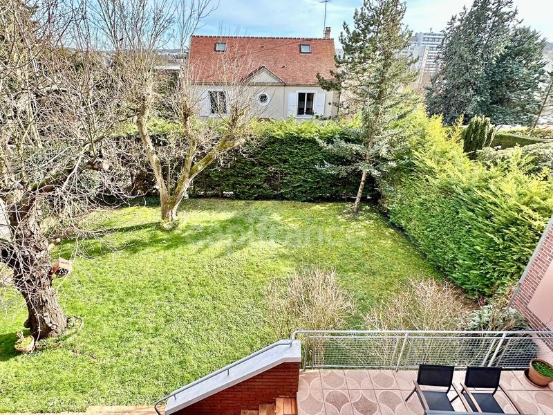 Maison - 210 m² - 8 pièces