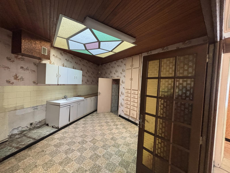 Maison - 187 m² - 11 pièces