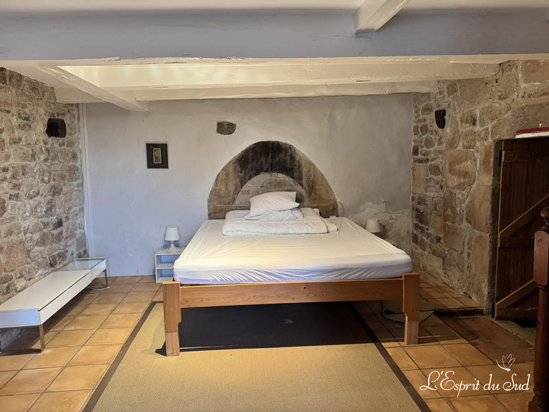 Maison - 260 m² - 8 pièces