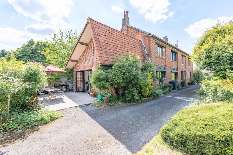 Maison - 246 m² - 8 pièces