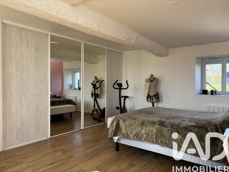 Maison - 208 m² - 9 pièces