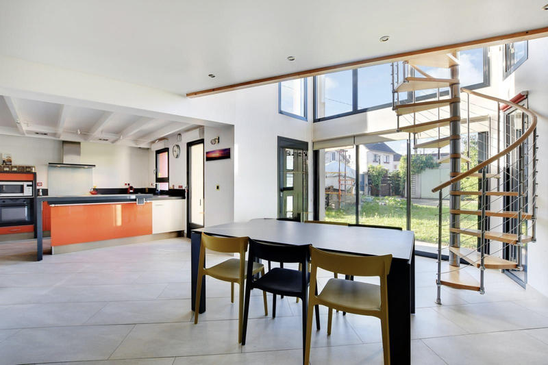 Maison - 149 m² - 6 pièces