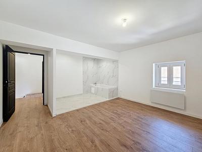 Appartement - 95 m² - 4 pièces