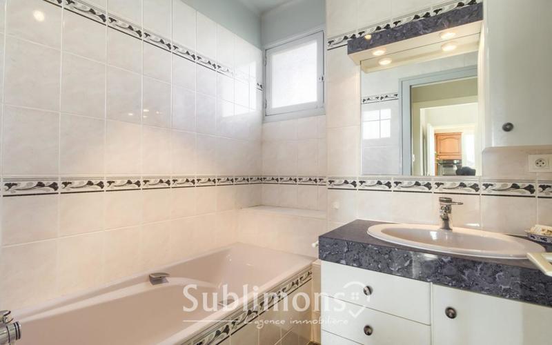 Maison - 95 m² - 4 pièces