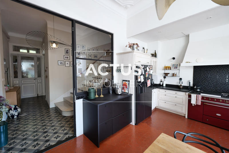 Maison - 182 m² - 7 pièces