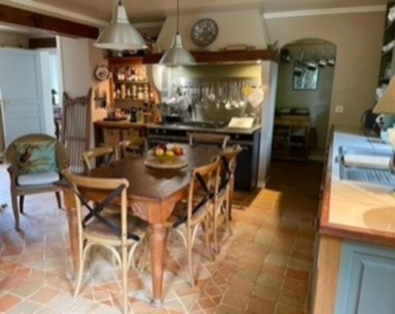 Maison - 330 m² - 11 pièces