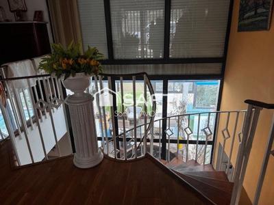 Villa - 304 m² - 8 pièces