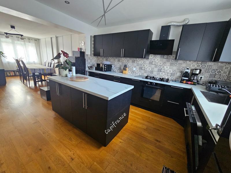 Maison - 97 m² - 4 pièces