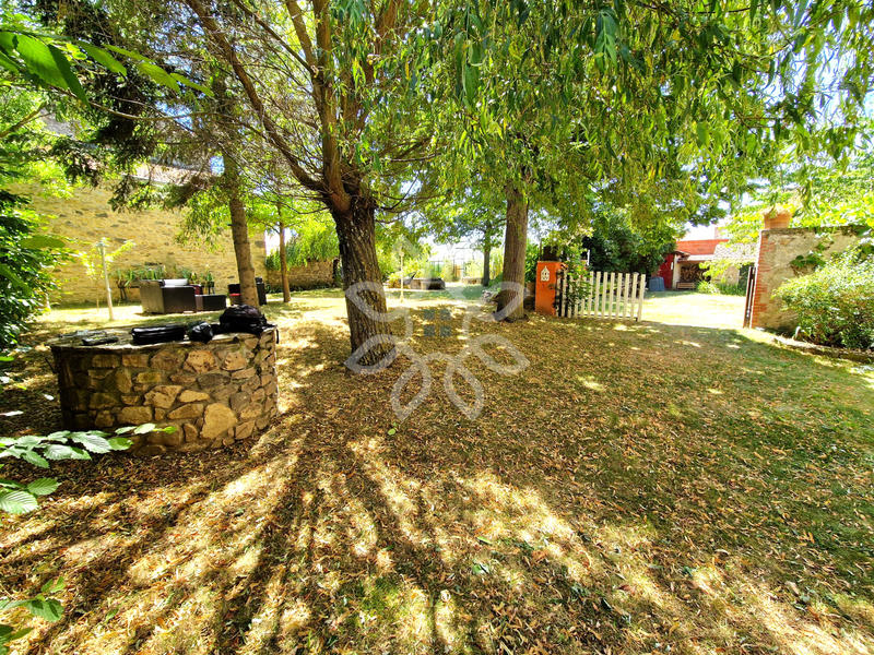 Maison - 285 m² - 6 pièces