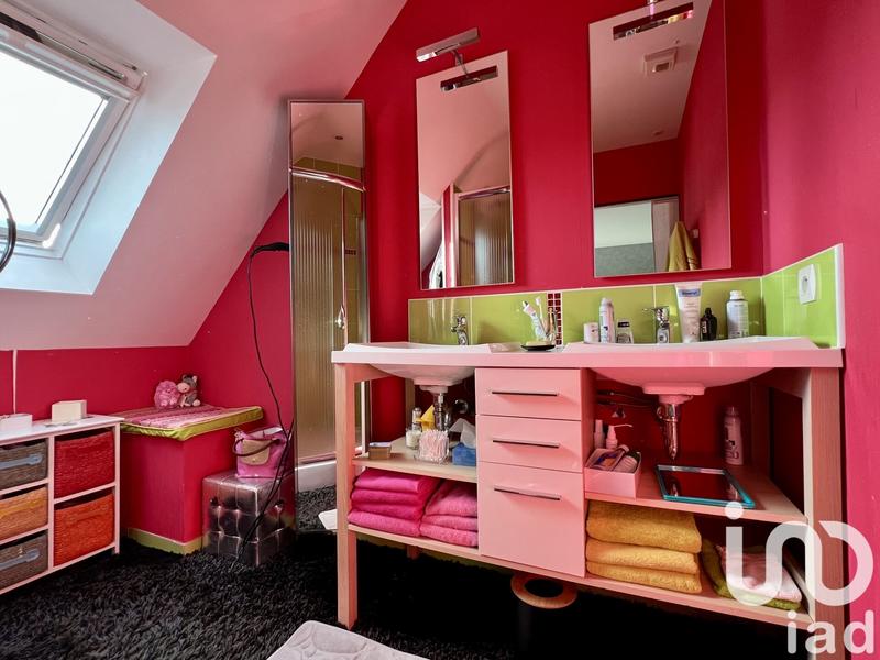 Maison - 185 m² - 9 pièces