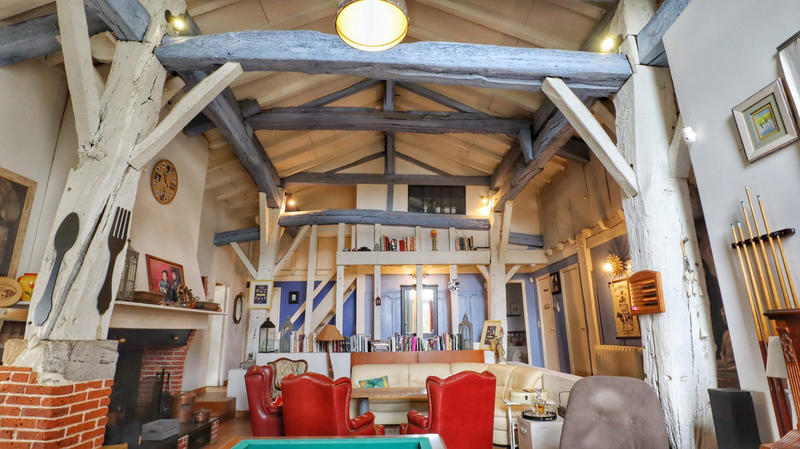 Maison - 230 m² - 8 pièces