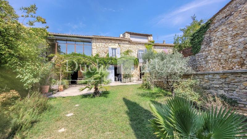 Maison - 195 m² - 9 pièces