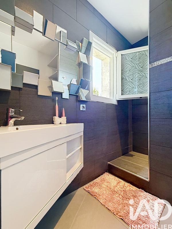 Maison - 272 m² - 9 pièces