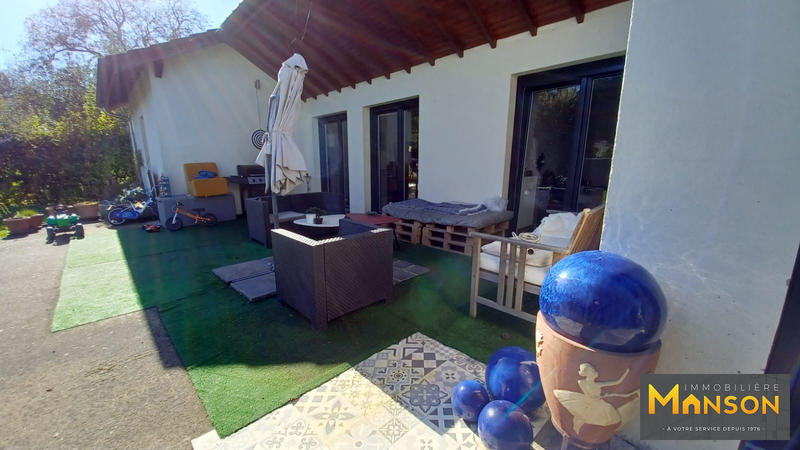 Maison - 322 m² - 12 pièces