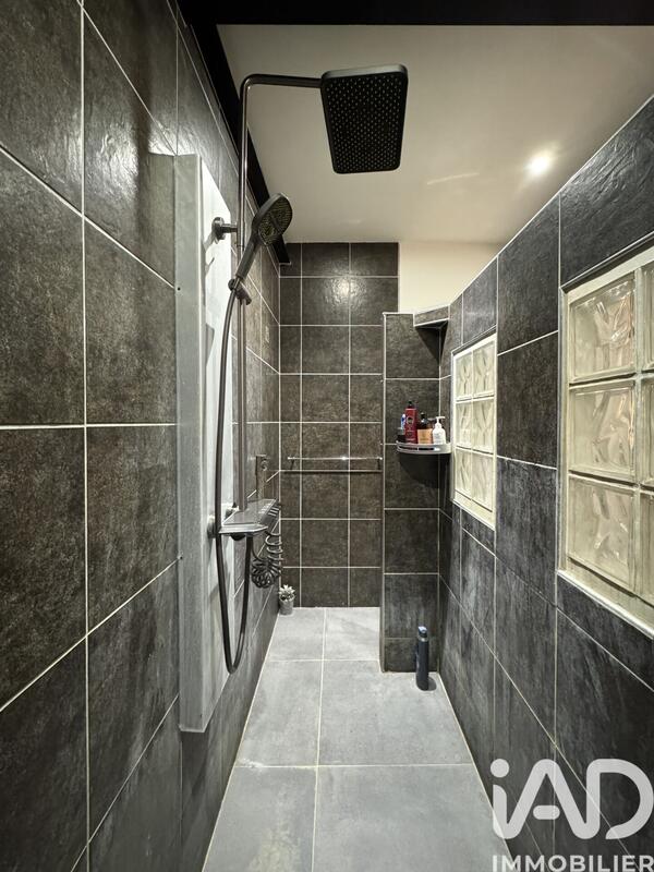 Loft - 185 m² - 5 pièces