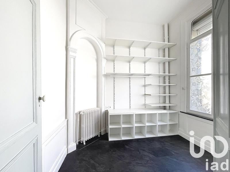 Maison - 242 m² - 8 pièces