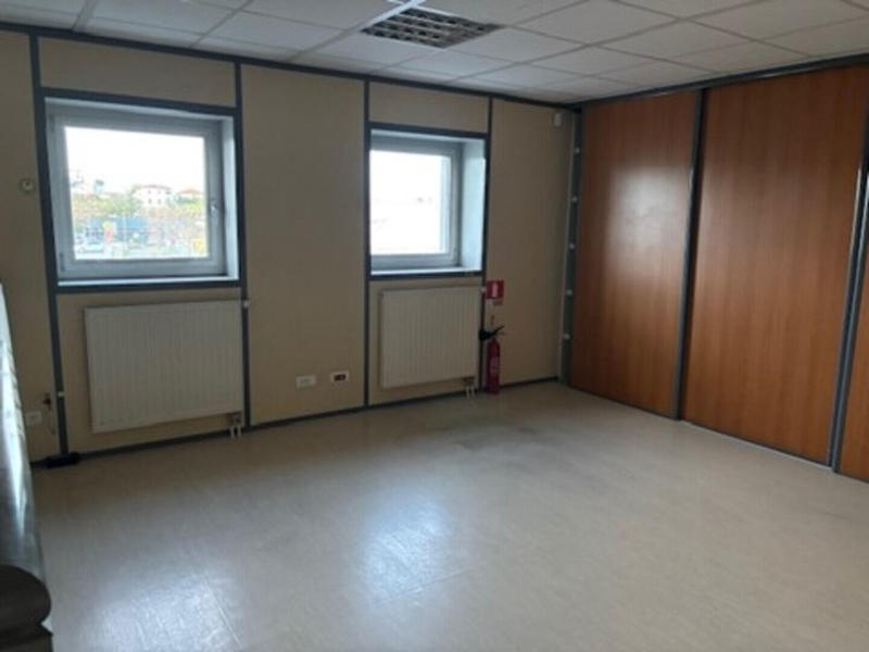 Local d'activité / Entrepôt - 6 700 m²