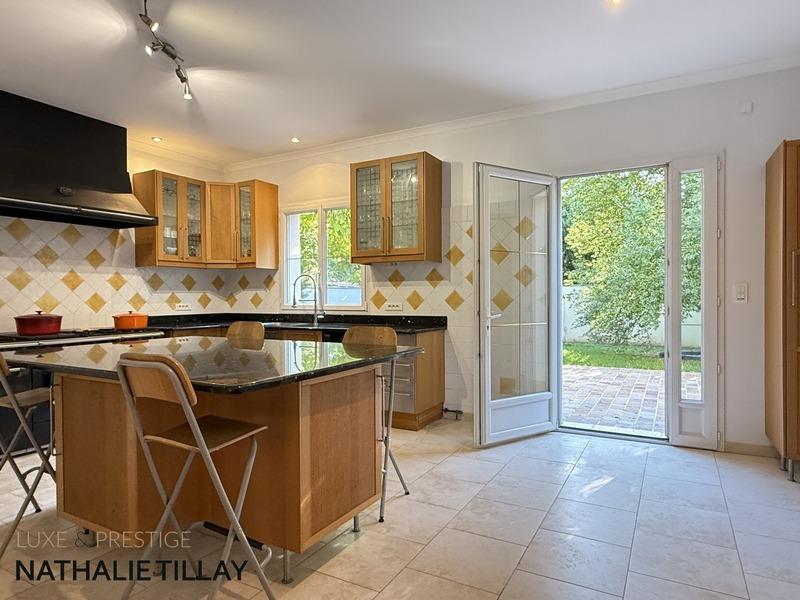 Maison - 309 m² - 10 pièces