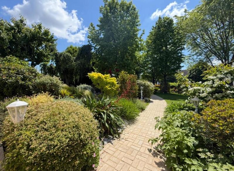 Maison - 254 m² - 12 pièces