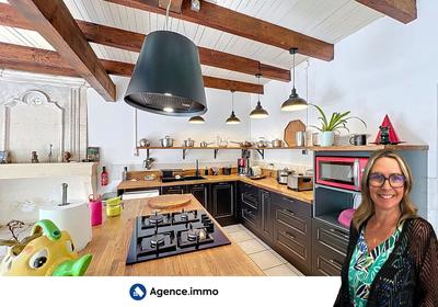 Maison - 234 m² - 8 pièces