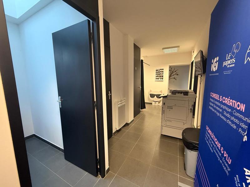 Local commercial - 120 m² - 6 pièces