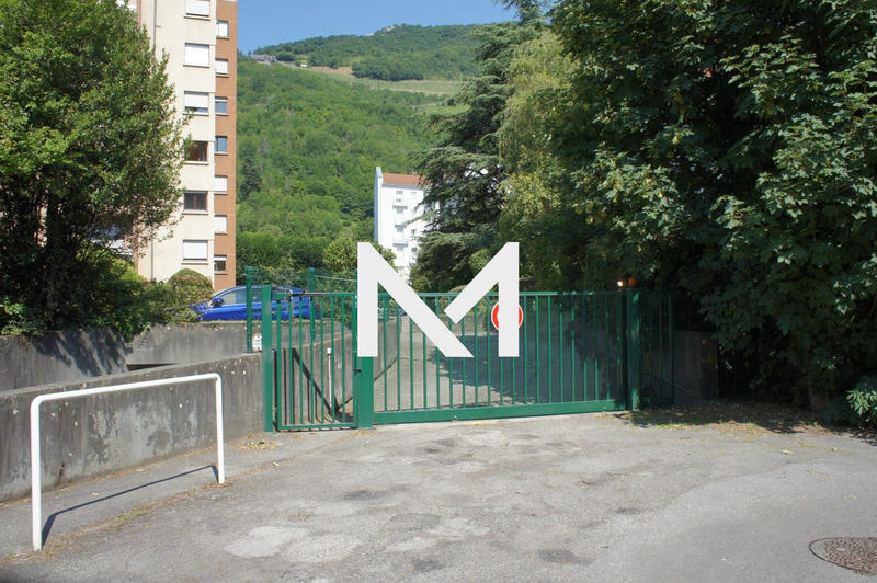 Parking / Garage - 6 m²