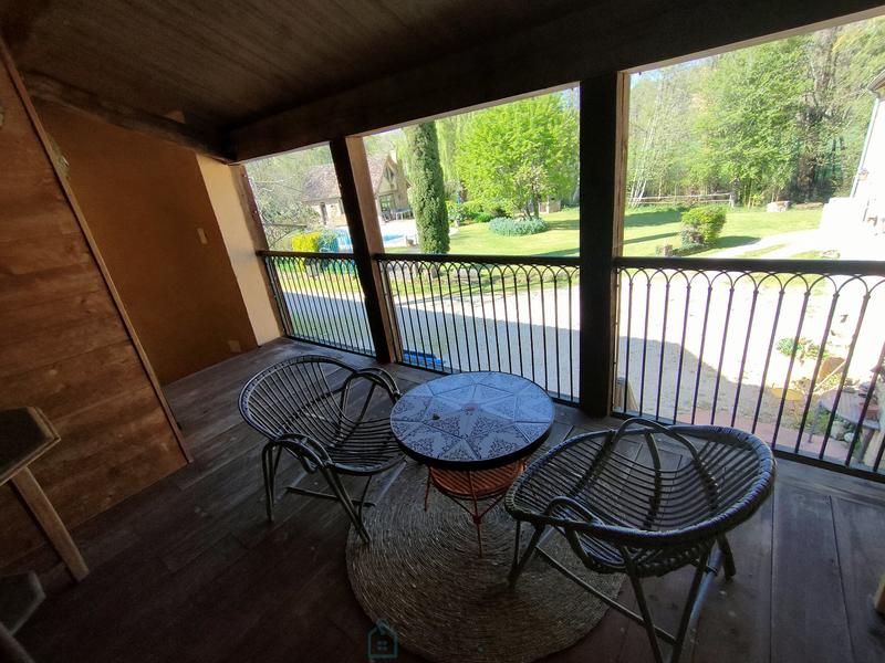 Maison - 360 m² - 19 pièces