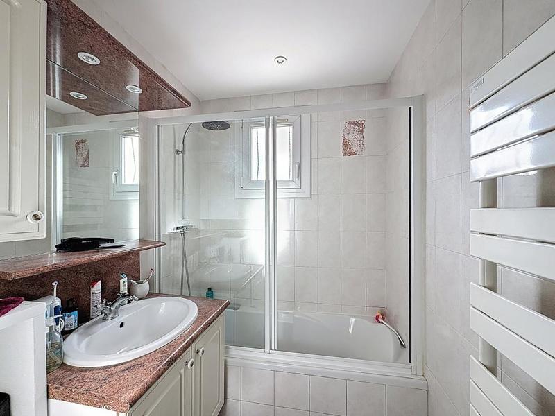 Pavillon - 90 m² - 4 pièces