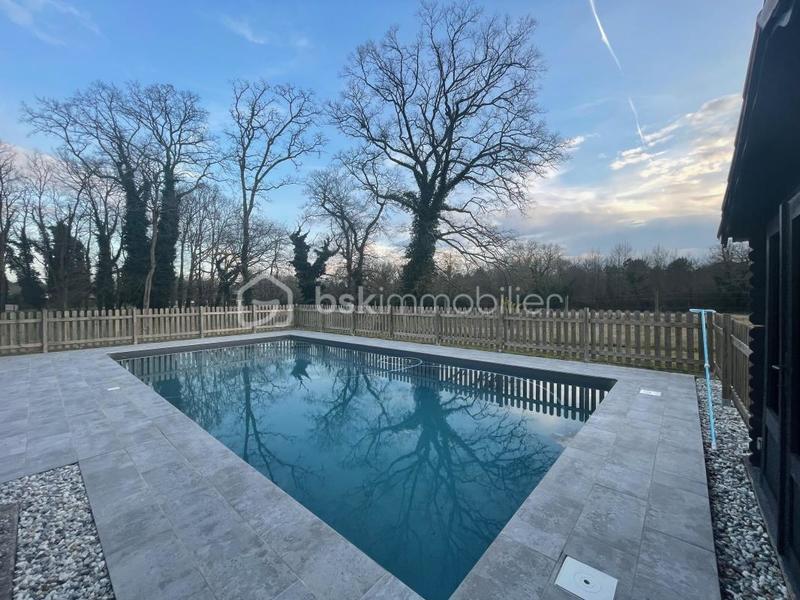 Maison - 200 m² - 7 pièces