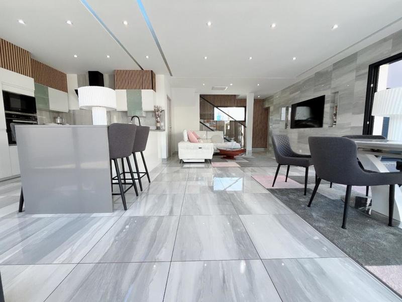 Maison - 105 m² - 5 pièces